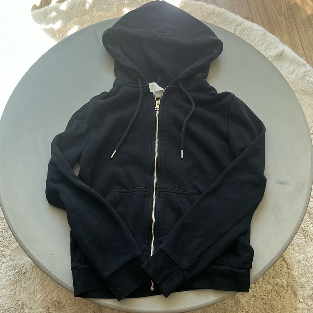 H&M basic black zip up hoodie